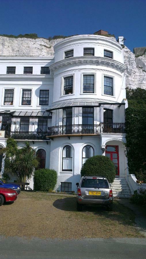 Whole Flat Next To Dover Port With Parking Exterior photo