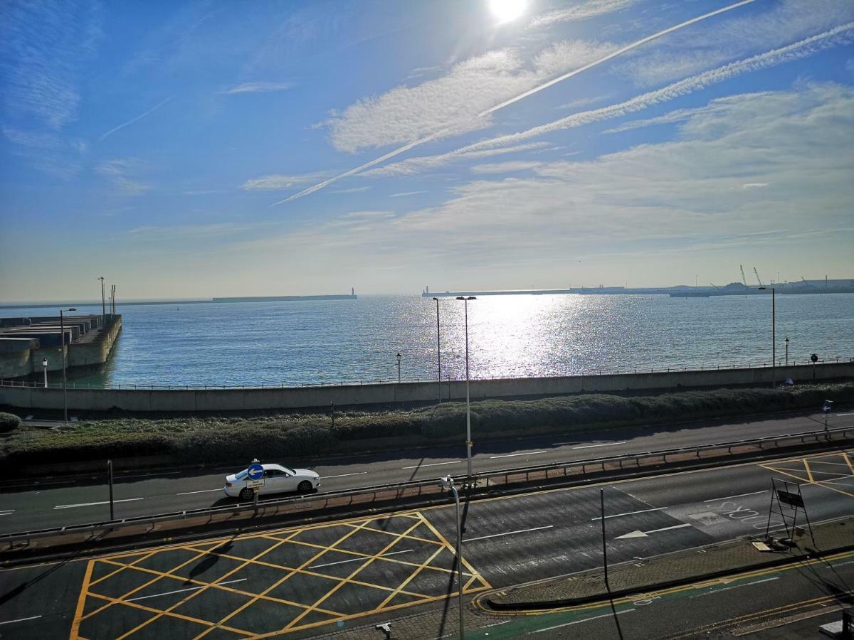 Whole Flat Next To Dover Port With Parking Exterior photo